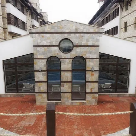 ホテル Trinity With Free Shuttle To Gondola バンスコ