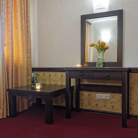 Trinity With Free Shuttle To Gondola ホテル