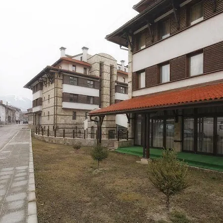 Trinity With Free Shuttle To Gondola فندق