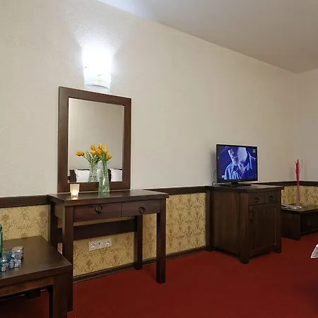 Trinity With Free Shuttle To Gondola فندق 4*