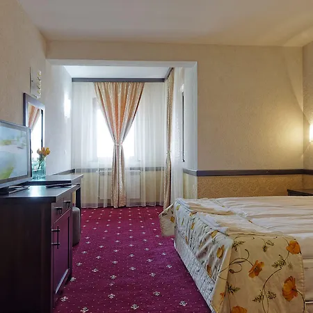 Trinity Hotel 4*