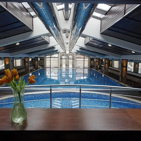 Trinity With Free Shuttle To Gondola بانسكو